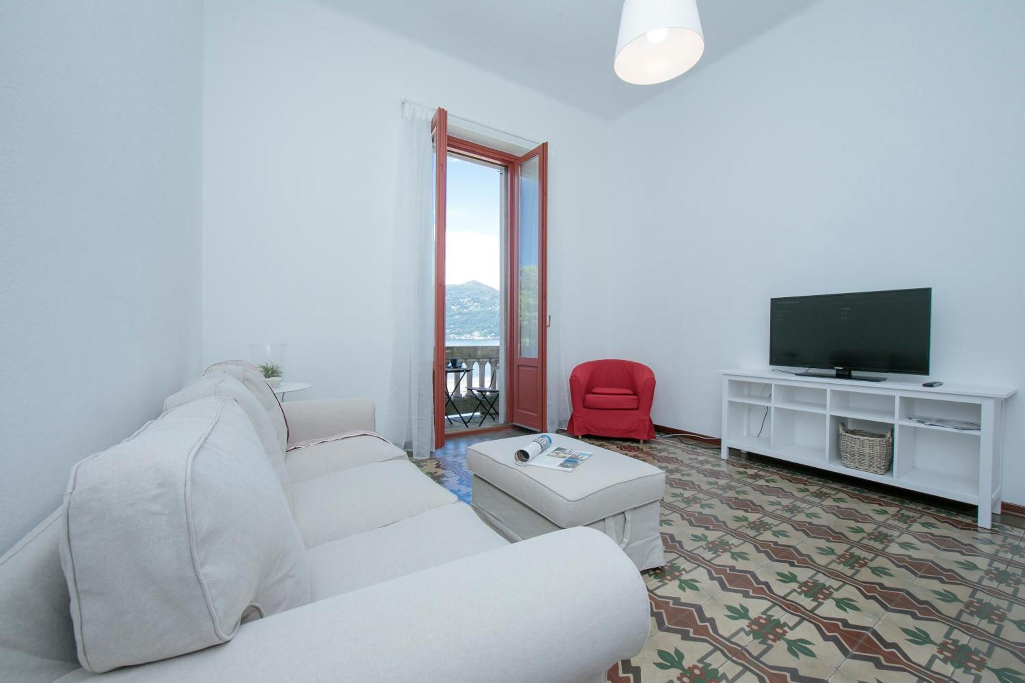 Residenza Oleandro Lake View Luino Center Esterno foto