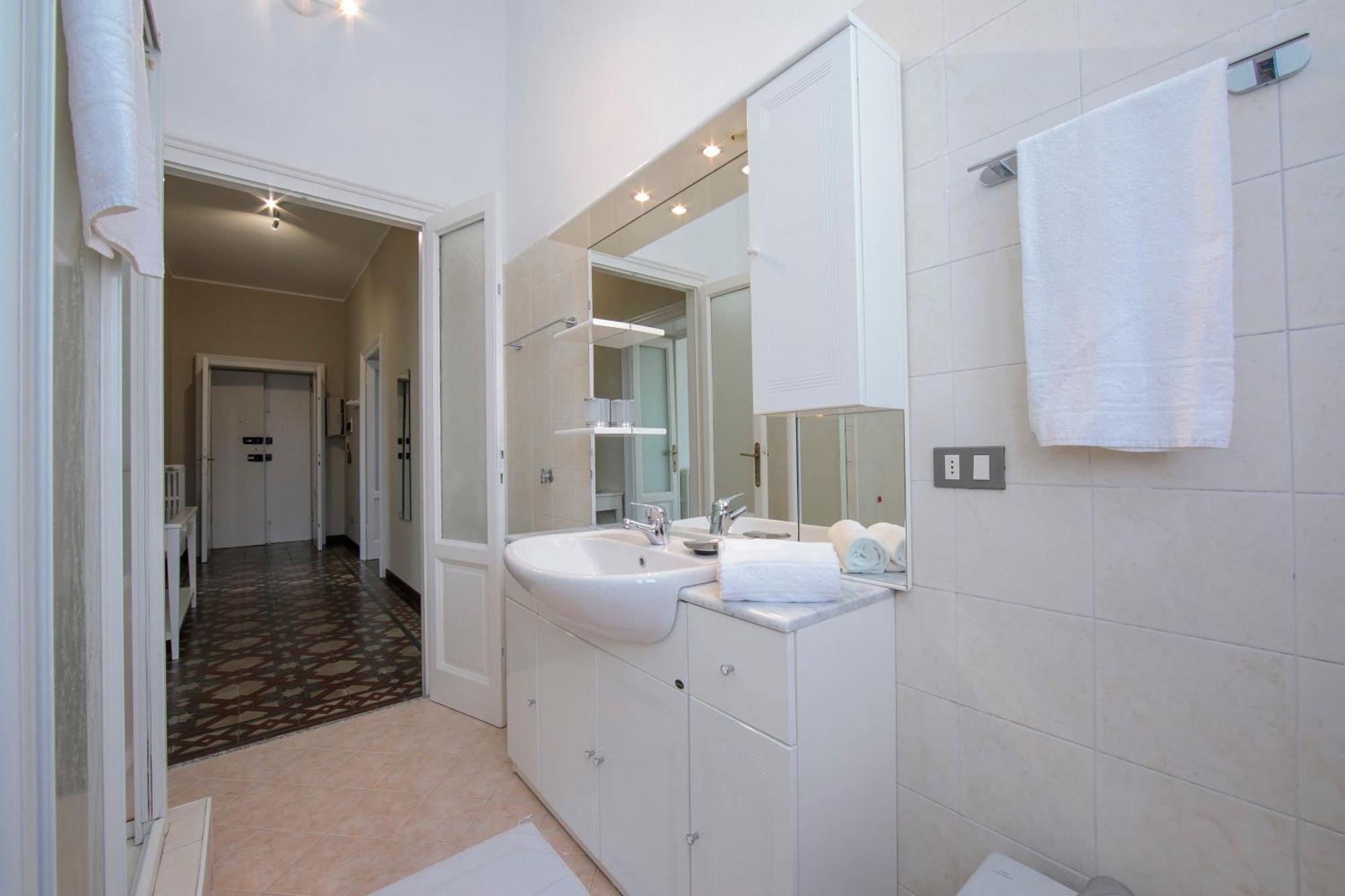 Residenza Oleandro Lake View Luino Center Esterno foto